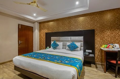 Royal Suite with Bathtub - View 3